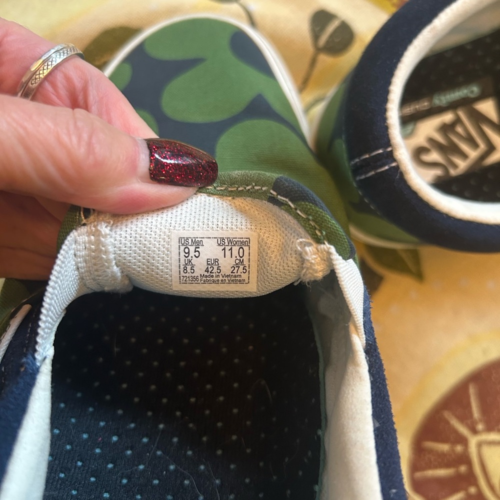 Vans Comfycush Slip, SZ 11 - Picture 5 of 8